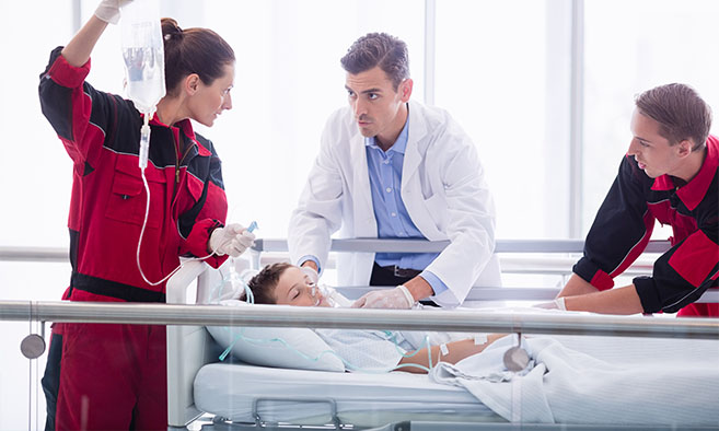 Soins d'urgence dans les cliniques et les hôpitaux