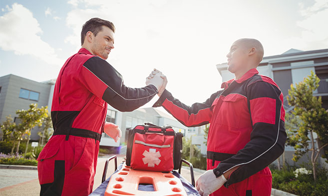 Excellence en cas d'urgence : réponse rapide, interventions vitales, précision, collaboration.